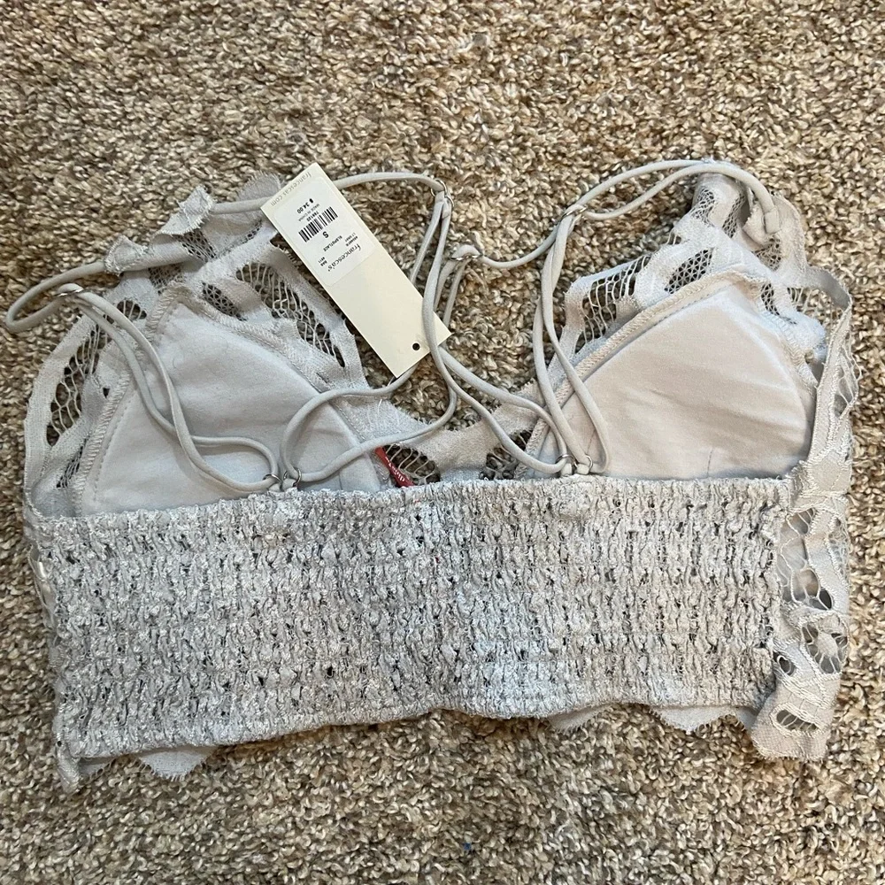 NWT Francesca's Collections Lace Bralette in Light Gray - Picture 2 of 3